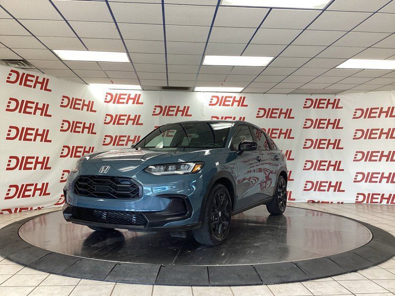 Used 2025 Honda HR-V Sport image 3