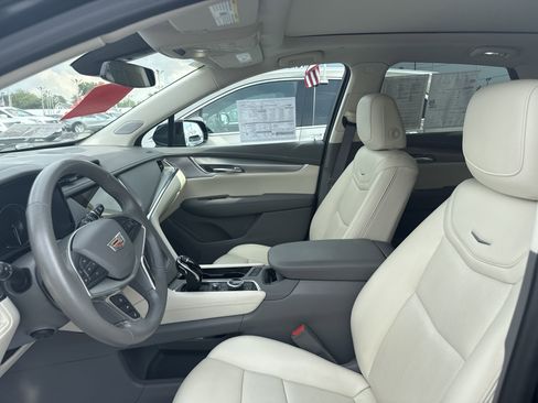 Used 2022 Cadillac XT5 Premium Luxury image 10