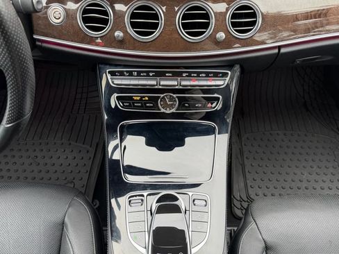Used 2017 Mercedes-Benz E 300 4MATIC image 24
