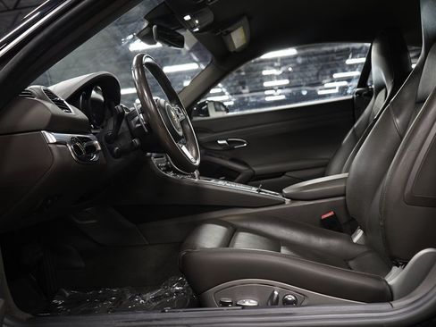 Used 2021 Porsche 718 Cayman RWD image 10
