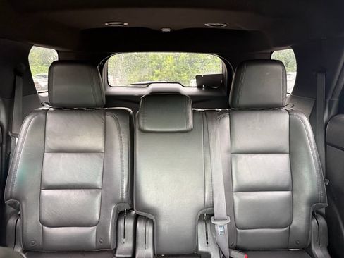 Used 2014 Ford Explorer XLT w/ Equipment Group 202A AWD/4WD image 24