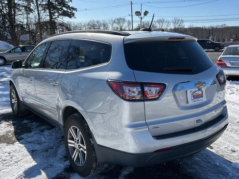 Used 2016 Chevrolet Traverse LT image 3