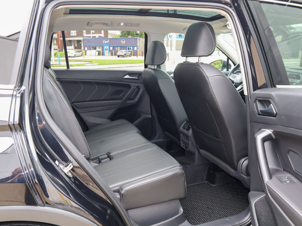 Used 2024 Volkswagen Tiguan SE w/ Panoramic Sunroof Package AWD/4WD image 29