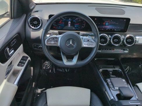 Used 2021 Mercedes-Benz GLB 250 4MATIC image 14