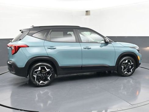 Used 2025 Kia Seltos S image 3