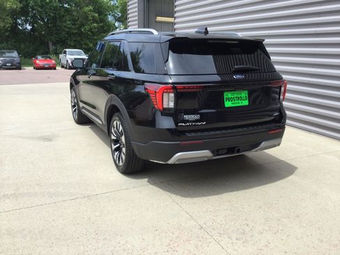 New 2026 Ford Explorer Platinum w/ LUX Leather Package AWD/4WD image 3