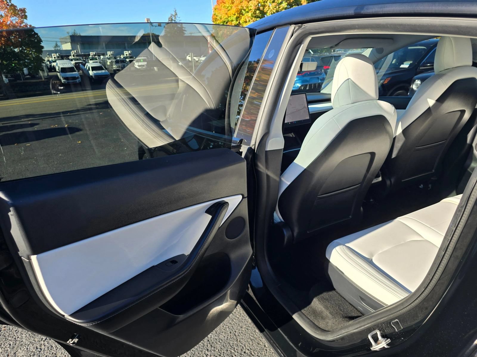 Used 2021 Tesla Model Y Long Range AWD/4WD image 16