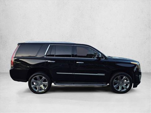 Used 2020 Cadillac Escalade Luxury RWD image 4