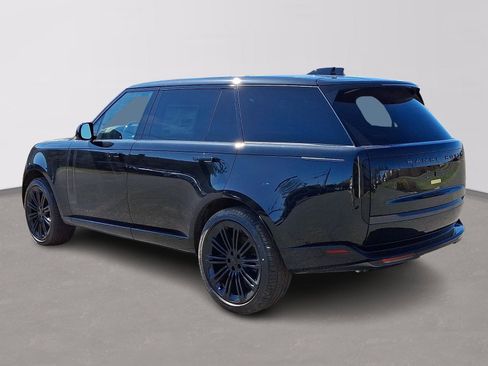 New 2026 Land Rover Range Rover Long Wheelbase SE image 4