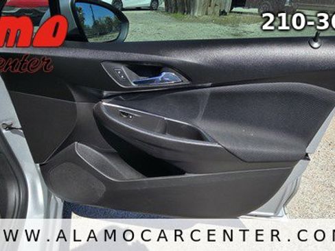 Used 2017 Chevrolet Cruze LT image 18