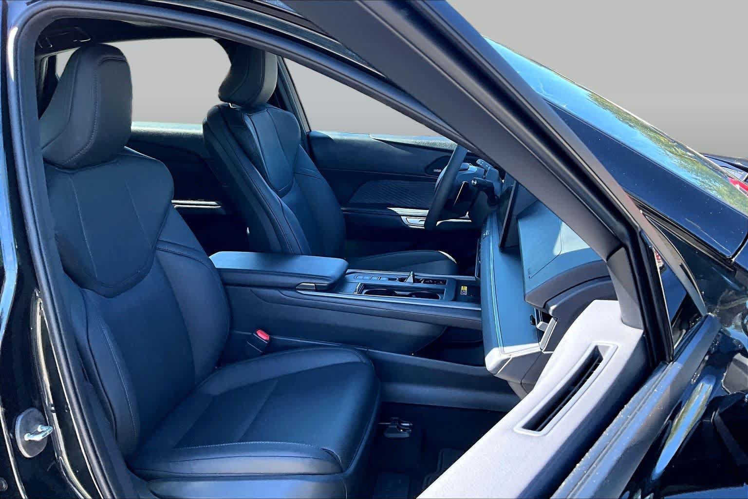Used 2026 Lexus ES 350h w/ Accessory Package (K3) FWD image 9