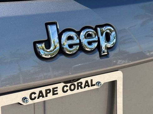 Used 2016 Jeep Grand Cherokee Limited AWD/4WD image 36