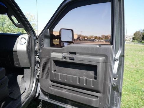 Used 2011 Ford F250 Lariat w/ Lariat Interior Pkg image 20