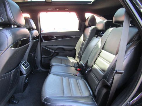 Used 2016 Kia Sorento SX FWD image 10