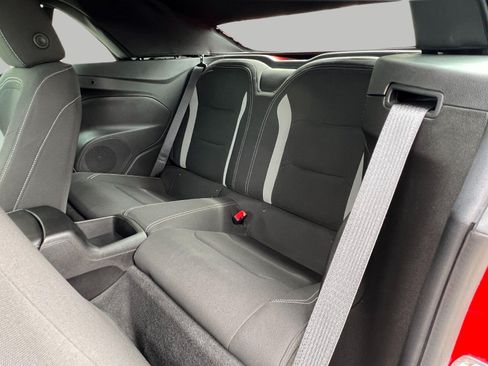 Used 2018 Chevrolet Camaro LT w/ Technology Package RWD image 33