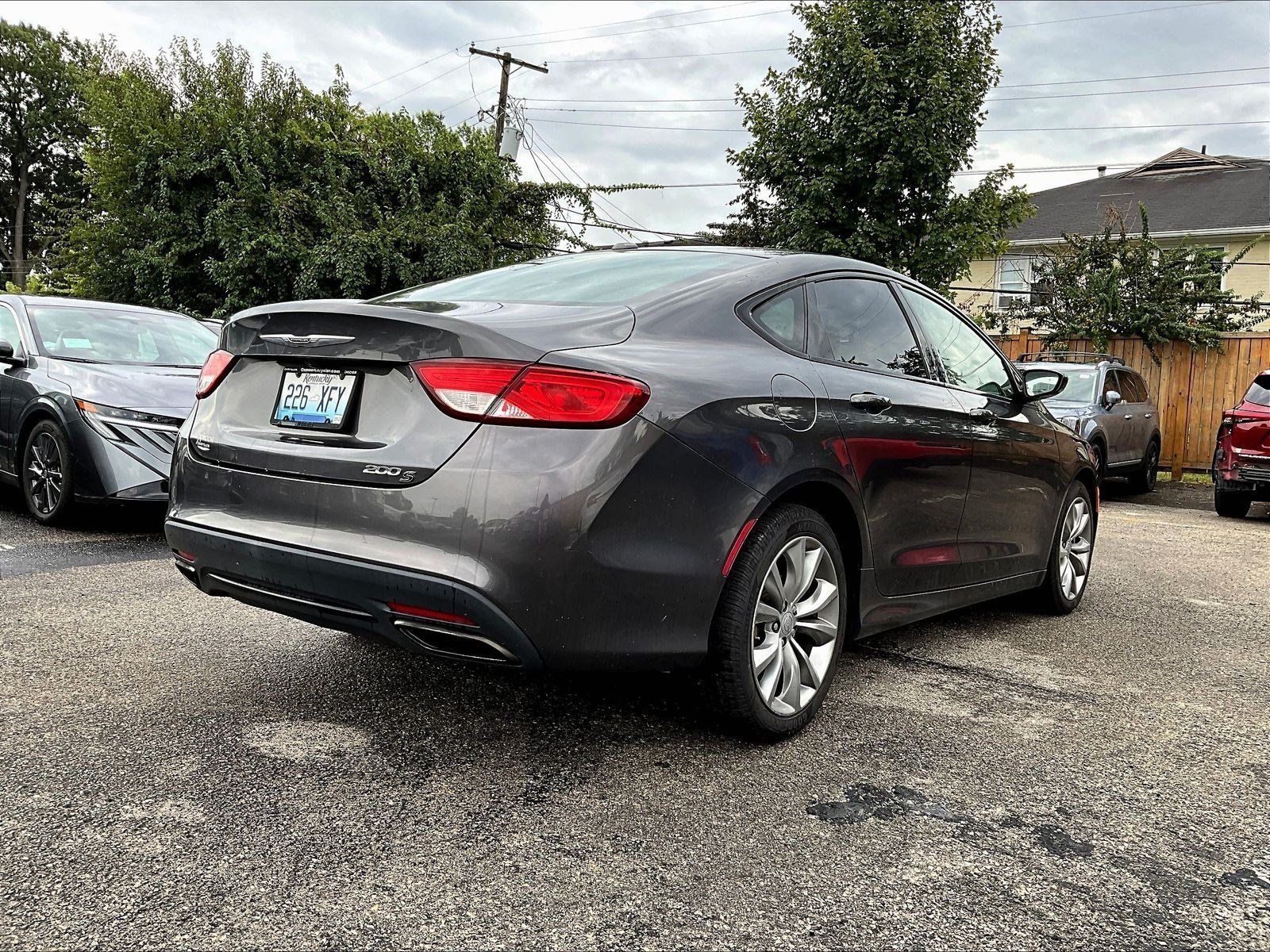 Used 2016 Chrysler 200 S FWD image 5
