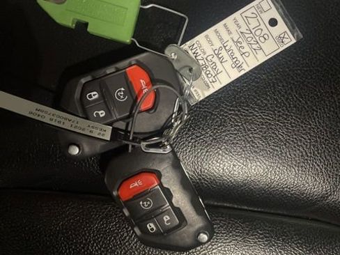 Used 2022 Jeep Wrangler Unlimited Rubicon w/ Steel Bumper Group image 58