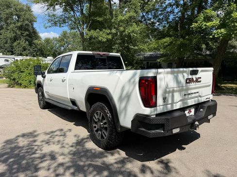 Used 2021 GMC Sierra 2500 AT4 w/ AT4 Premium Plus Package AWD/4WD image 10