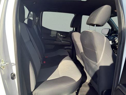 Used 2023 Toyota Tacoma TRD Off-Road image 19