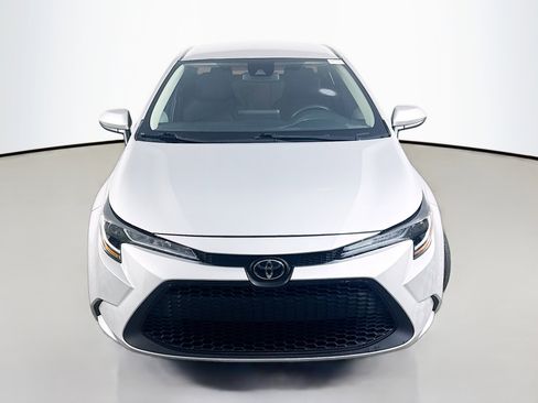 Used 2021 Toyota Corolla L FWD image 2