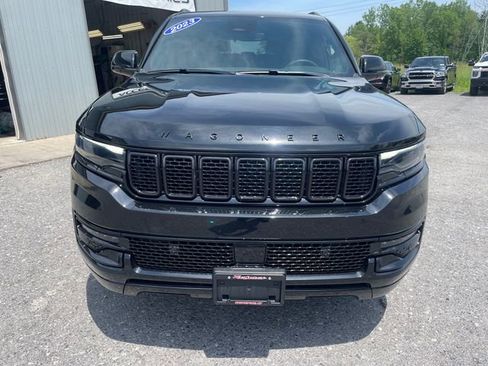 Used 2023 Jeep Wagoneer 4WD image 2