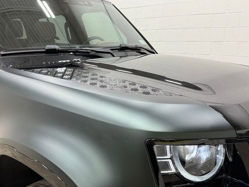 Used 2025 Land Rover Defender 110 X-Dynamic SE AWD/4WD image 52