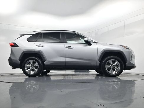 Used 2025 Toyota RAV4 XLE AWD/4WD image 45