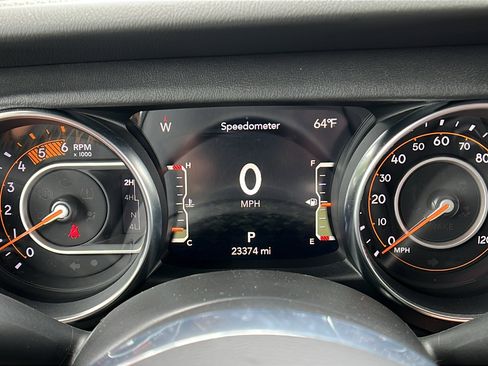Used 2023 Jeep Gladiator Overland AWD/4WD image 31