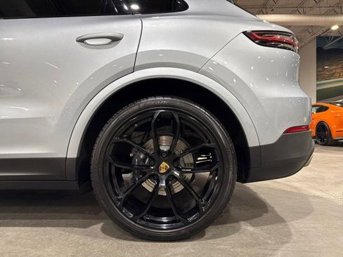 Used 2020 Porsche Cayenne image 90