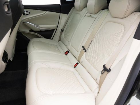 Used 2021 Aston Martin DBX image 40