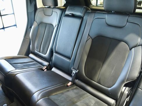 Used 2023 Jeep Grand Cherokee Altitude AWD/4WD image 20