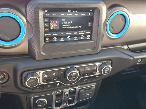 Used 2023 Jeep Wrangler Unlimited w/ Cold Weather Group AWD/4WD image 17