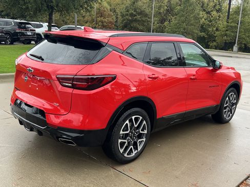 Used 2024 Chevrolet Blazer RS w/ Enhanced Convenience Package image 10