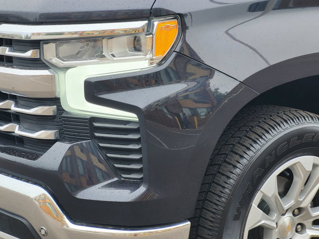 Used 2023 Chevrolet Silverado 1500 LTZ w/ LTZ Premium Package AWD/4WD image 9