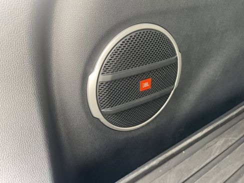 Used 2025 Toyota Corolla Cross XLE w/ Convenience Package image 11