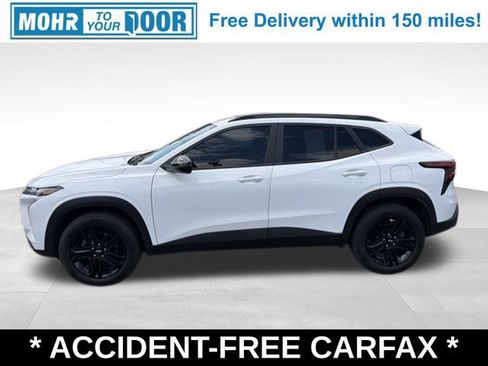 Used 2024 Chevrolet Trax ACTIV w/ Sunroof Package FWD image 2