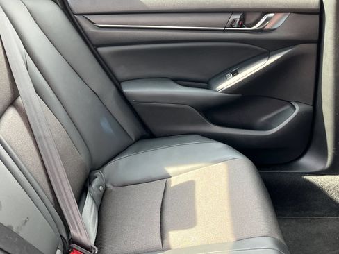 Used 2018 Honda Accord Sport image 11