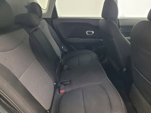 Used 2017 Kia Soul + image 19