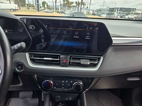 Used 2024 Chevrolet TrailBlazer LT w/ LT Cold Weather Package FWD image 19