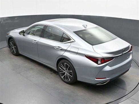 Used 2024 Lexus ES 350 w/ Premium Package image 22