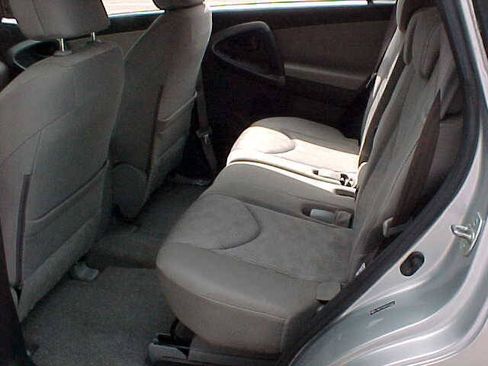 Used 2009 Toyota RAV4 4WD image 11