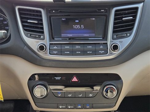 Used 2017 Hyundai Tucson SE image 10