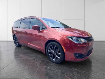 Used 2018 Chrysler Pacifica Touring-L w/ Advanced Safetytec Group
