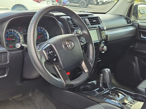 Used 2016 Toyota 4Runner Trail Premium AWD/4WD image 17