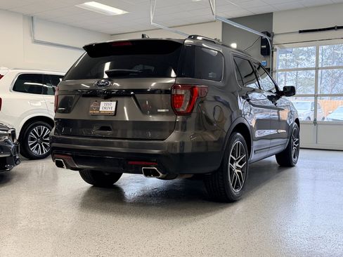 Used 2017 Ford Explorer Sport w/ Equipment Group 401A image 8