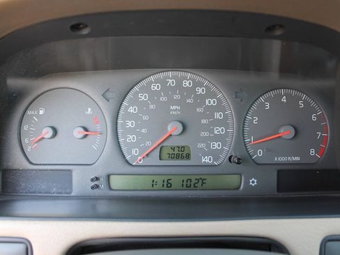 Used 2000 Volvo C70 LT FWD image 32