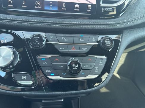 New 2026 Chrysler Pacifica Select image 71