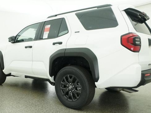 New 2026 Toyota 4Runner SR5 AWD/4WD image 12