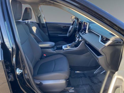 Certified 2025 Toyota RAV4 LE image 15