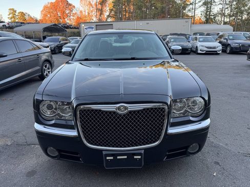 Used 2009 Chrysler 300 C image 2